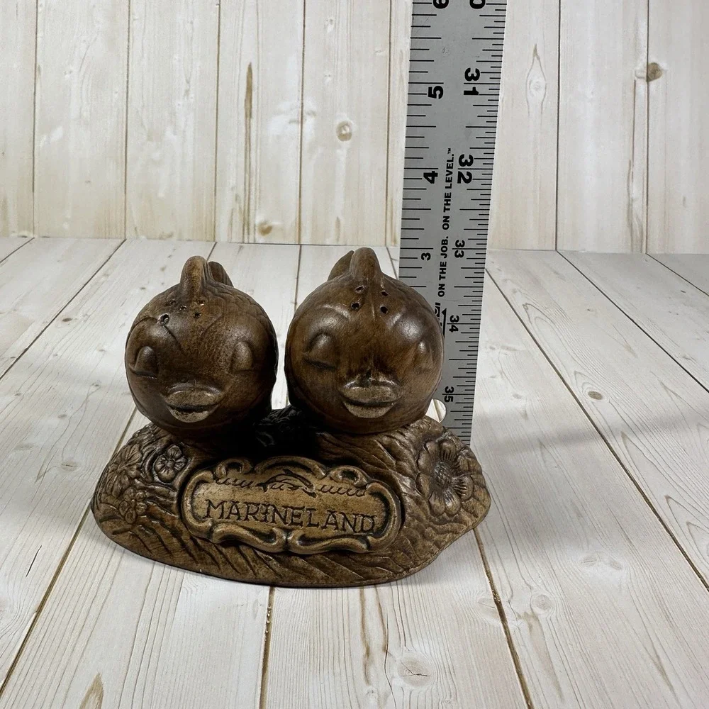 Vintage Tic USA Marineland Ceramic Fish Salt Pepper Set Kitschy 70's Them Park‎